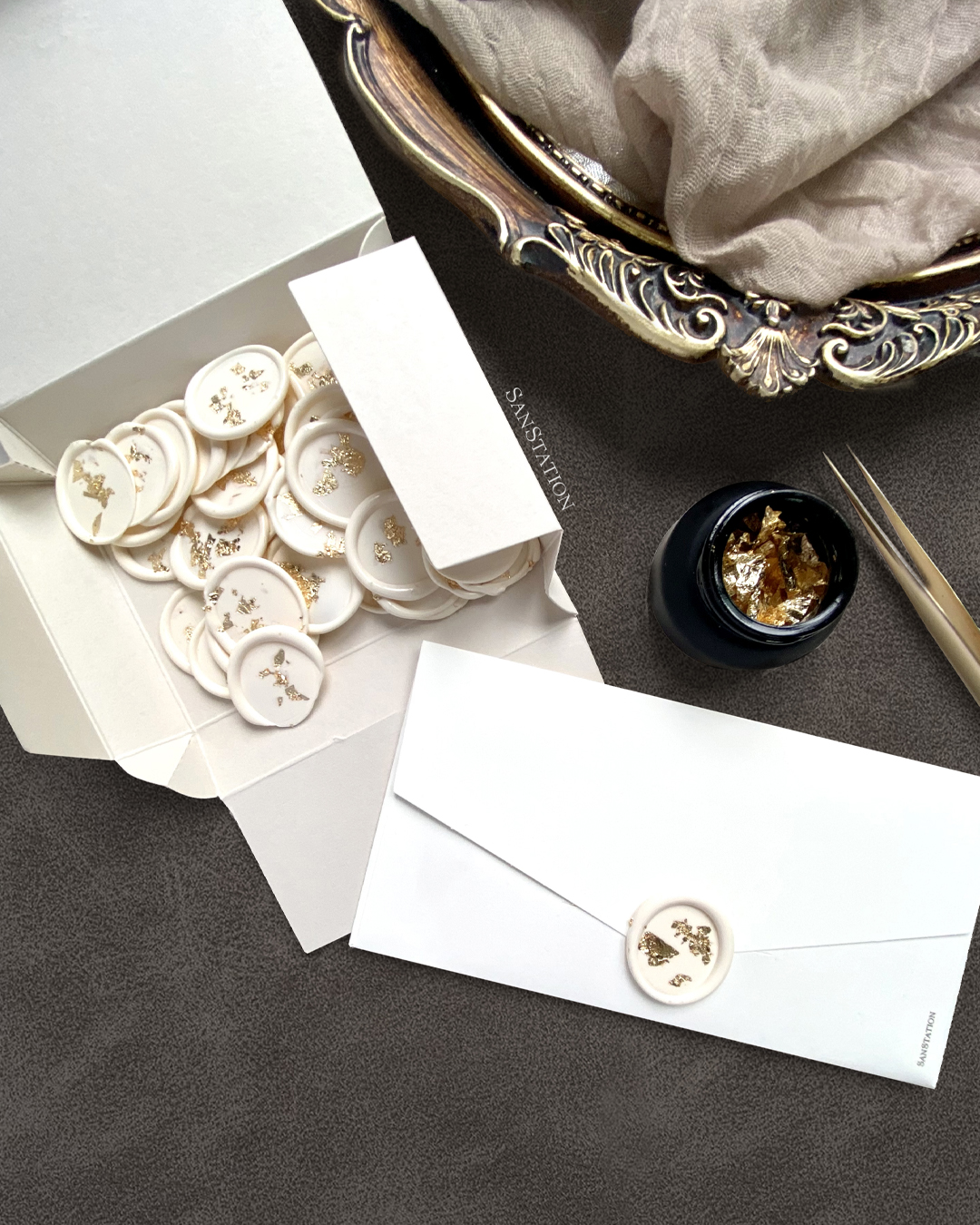 Gold Flakes | Contemporary Wax Seal Collection